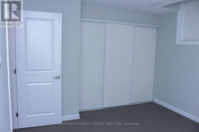 Photo du bâtiment - 305 Eldorado Private