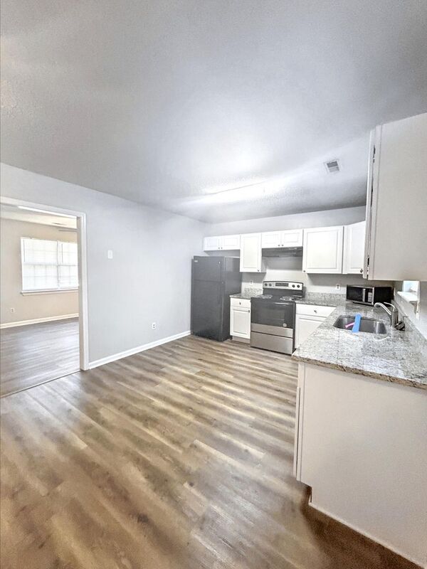 Building Photo - 206 Hugh Caldwell Rd