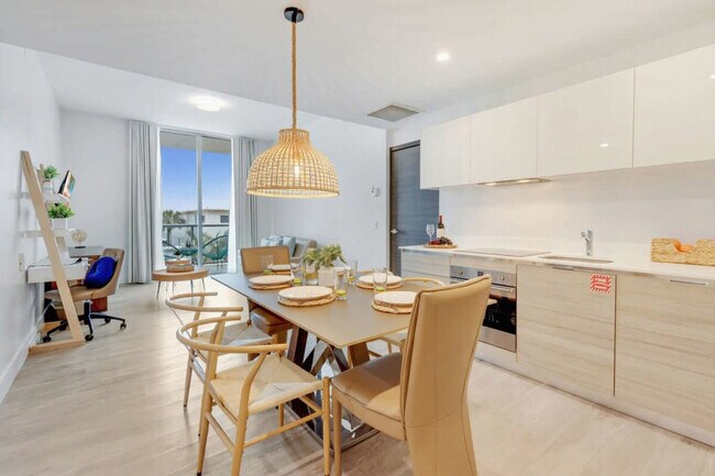 Foto del edificio - 777 N Ocean Dr