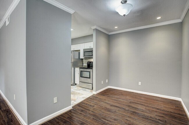 Building Photo - 1601 S Shepherd Dr