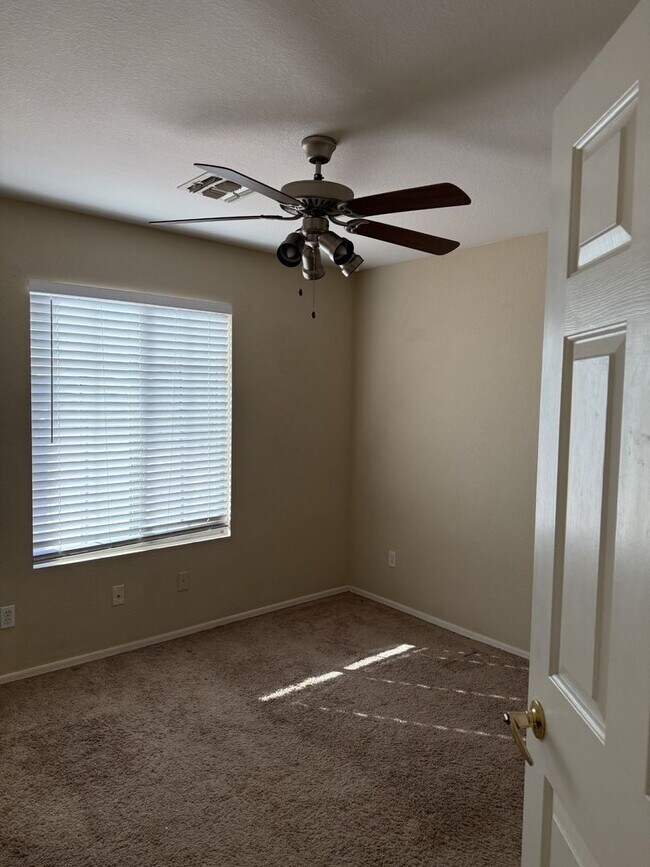 Foto del edificio - 3 bedroom in Cooper Commons Chandler!