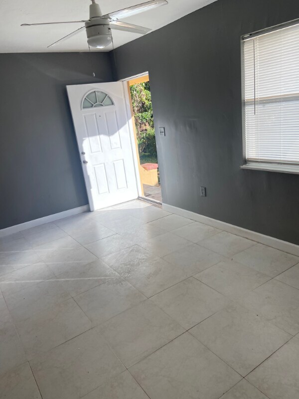 Foto del edificio - 2131 Hayes St