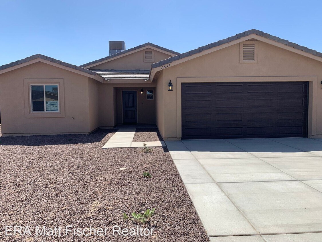 Foto principal - 3 br, 2 bath House - 11649 E. 33rd Pl.
