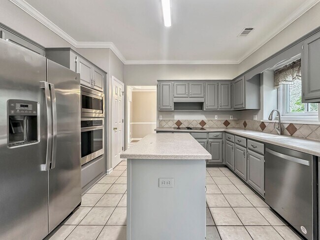 Building Photo - Beautiful 4BR 2BA Home with Garage Parking in Alpharetta