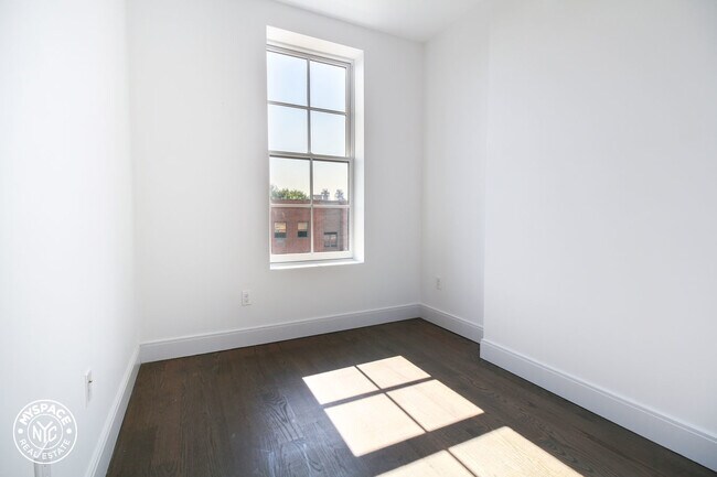 Building Photo - 531 Knickerbocker Ave