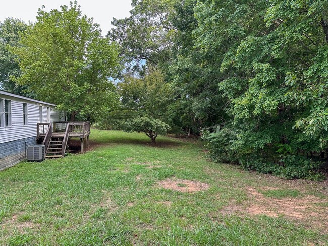 Building Photo - 3 Bedroom 2 Bath Rental in Fluvanna County