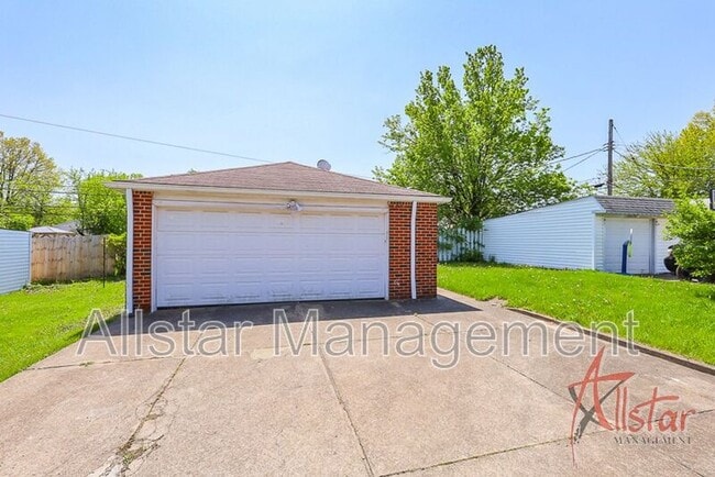 Building Photo - 9113 Outlook Dr