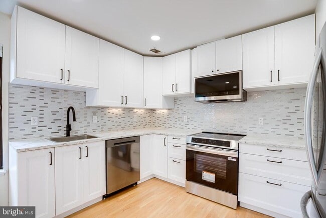 Building Photo - 1709 Westwind Way