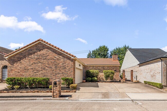 Foto del edificio - 14122 Langbourne Dr
