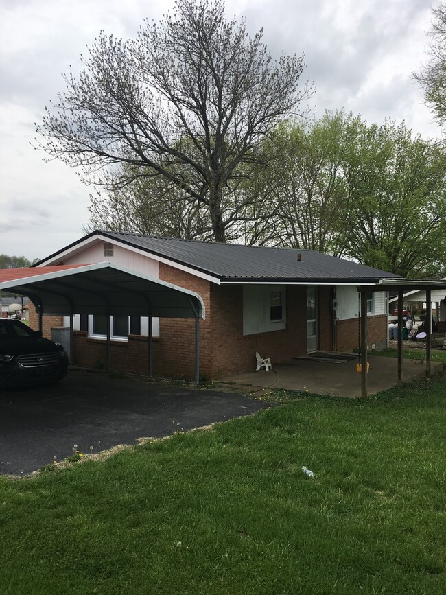 Foto del edificio - 3 bedroom 1 bath in Campbellsville, Ky