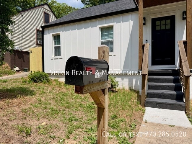Photo - 1255 Campbellton Rd SW House
