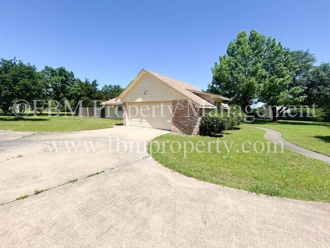 Foto del edificio - 103 Oak Creek Ct