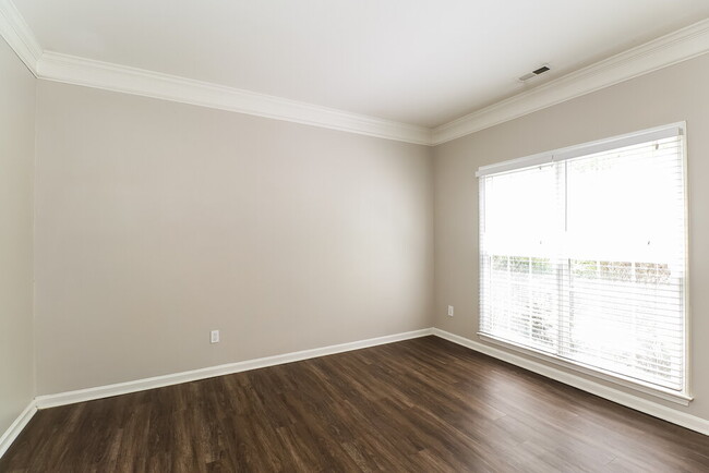 Building Photo - 10421 Henbane Ct