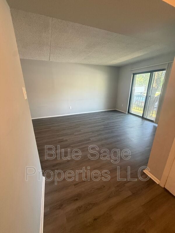 Building Photo - 722A Putnam Blvd