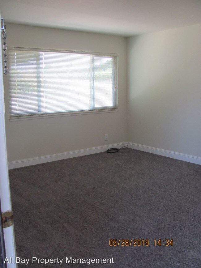Building Photo - 1530 D St