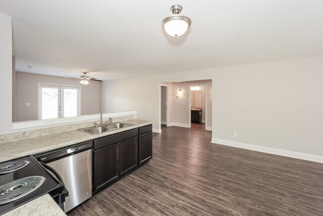 Foto del edificio - 105 Colony Park Ln