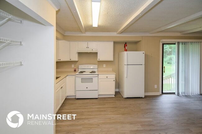 Building Photo - 5084 Oak Leaf Cir