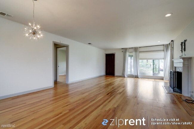 Foto del edificio - 2 br, 1 bath House - 2813 Kino St, Sacrame...