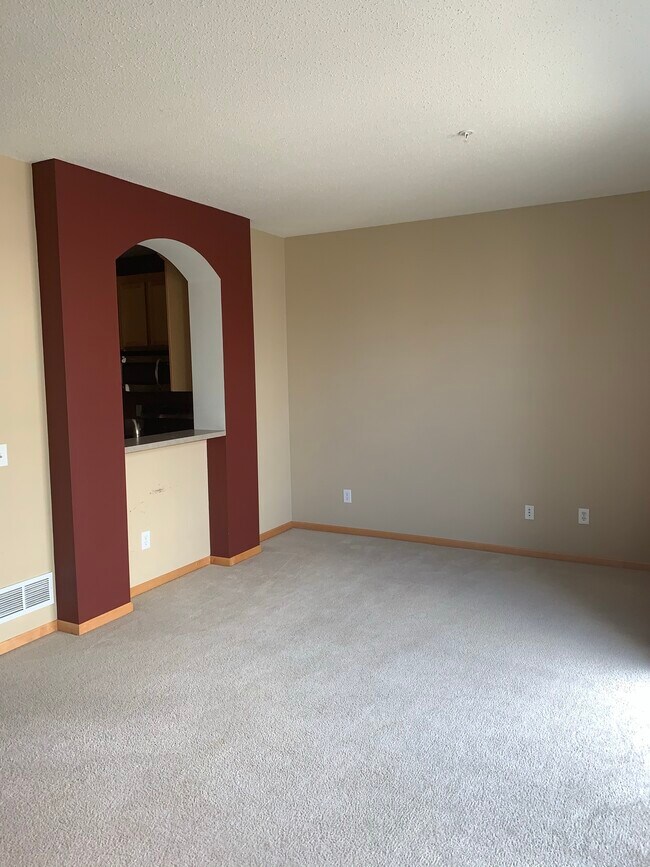 Living room; - 7507 Parkridge Ln