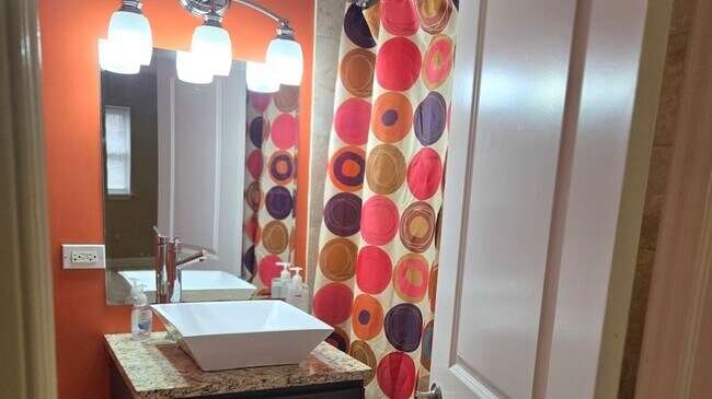 Foto del edificio - 5948 S King Dr