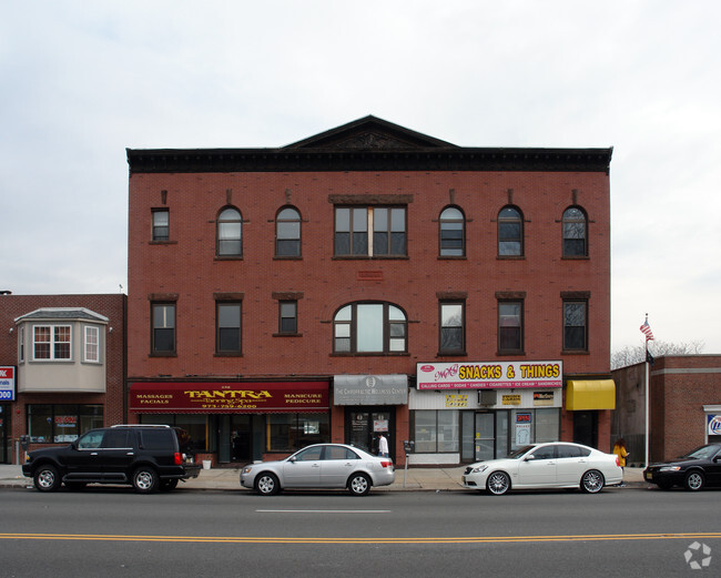 Building Photo - 258-260 Washington Ave