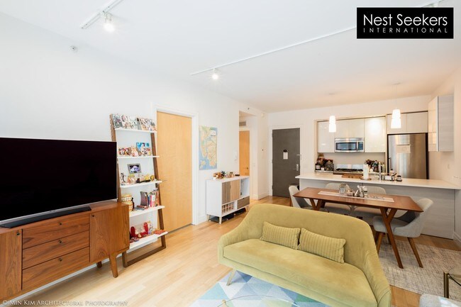 Building Photo - 555 West 53rd Street