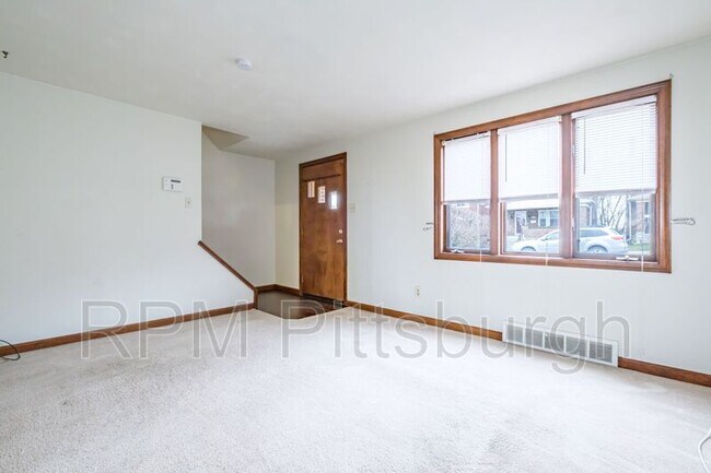 Foto del edificio - 1439 Milan Ave