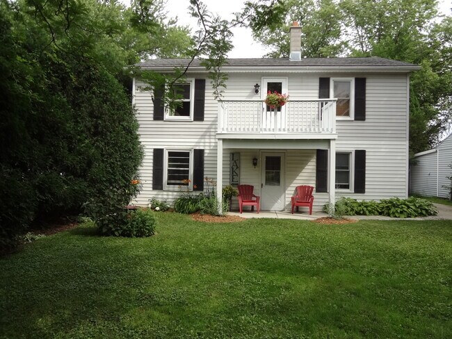 Building Photo - 34130 Davies Dr