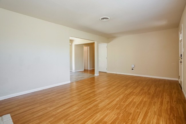 Building Photo - 1851 Ferran Ave