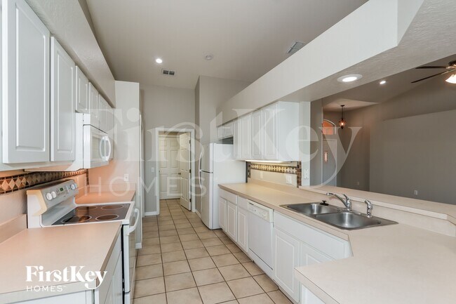 Foto del edificio - 2530 Pine Valley Dr