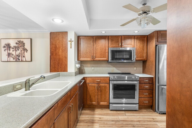 Building Photo - 911 Gardenia Dr