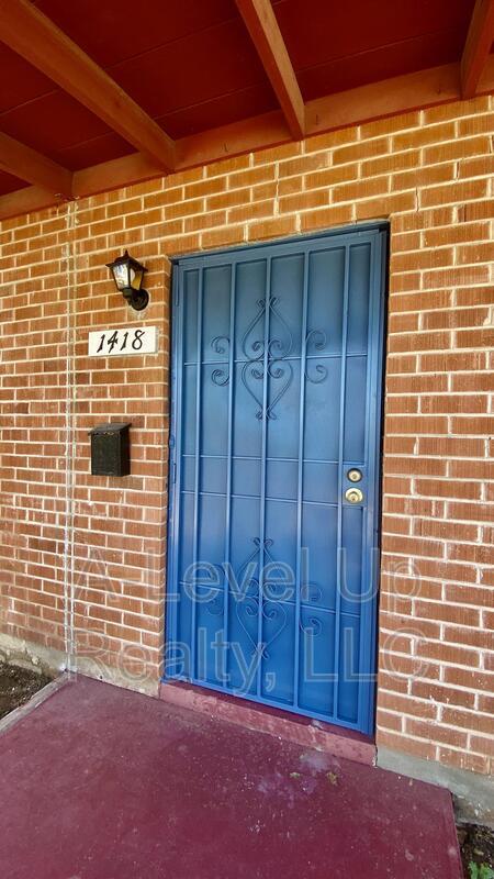 Foto del edificio - 1418 N Jones Blvd