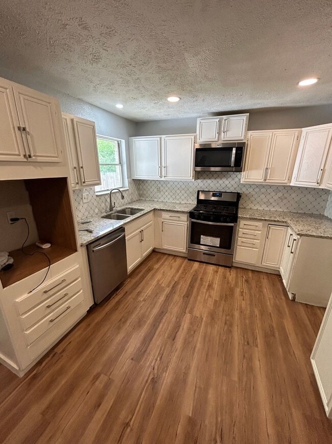 Foto del edificio - 2750 Ridgewood St