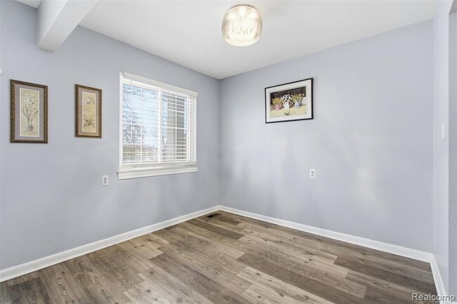 Foto del edificio - 39435 Van Dyke Ave