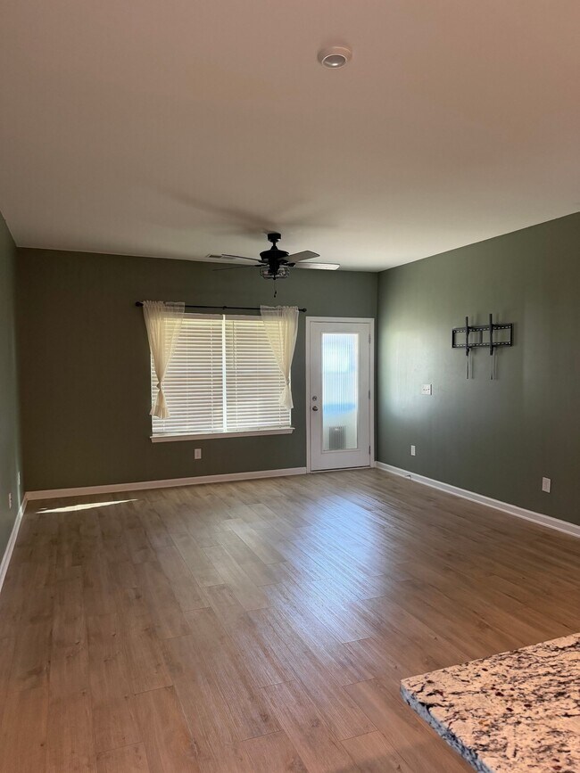Building Photo - 2108 Franks Ct