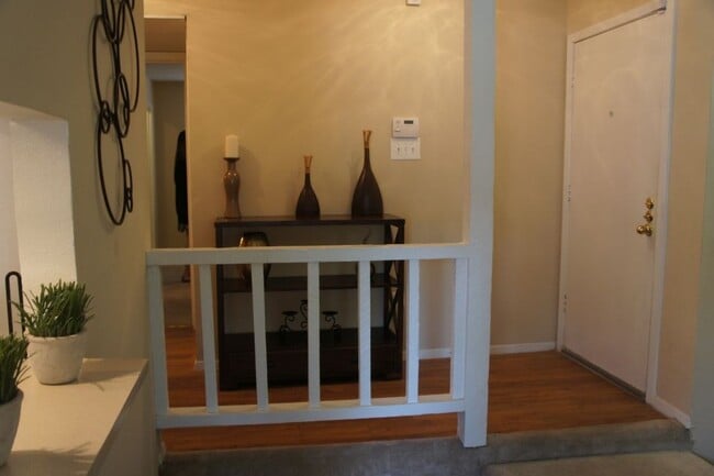 Building Photo - 3524 Greystone Dr