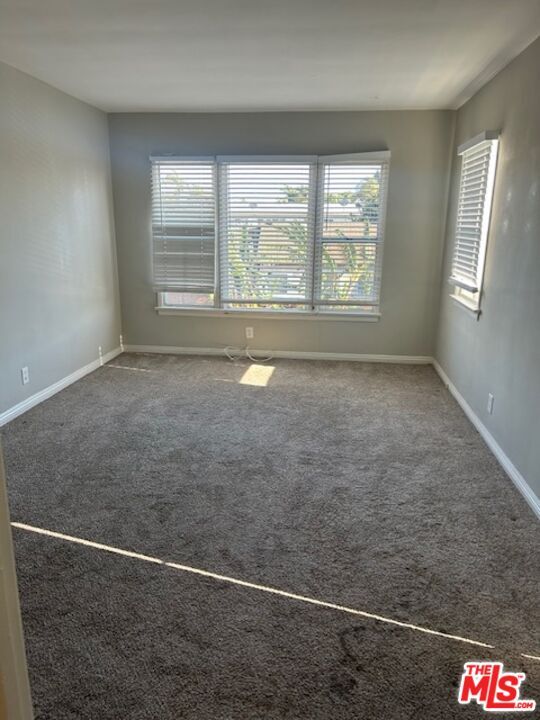 Foto del edificio - 12003 Louise Ave