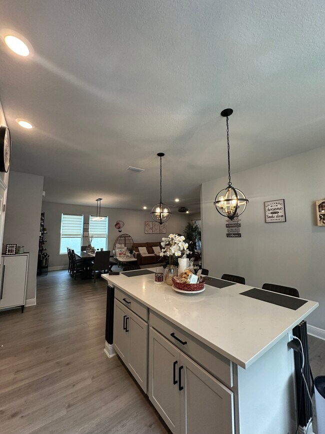 Building Photo - 28656 Sweet Persimmon Dr