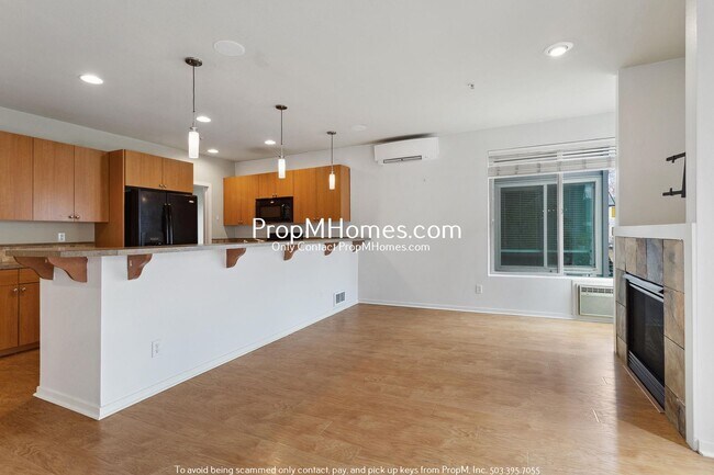 Foto del edificio - Contemporary Townhome in the heart of St. ...