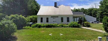 Building Photo - 81 Oak St