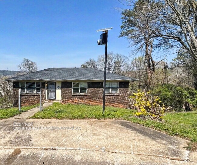Building Photo - 1816 Doman Cir