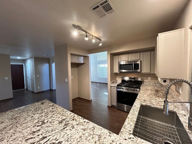 Foto del edificio - No HOA 3-Bedroom 2.5-Bathroom Home!