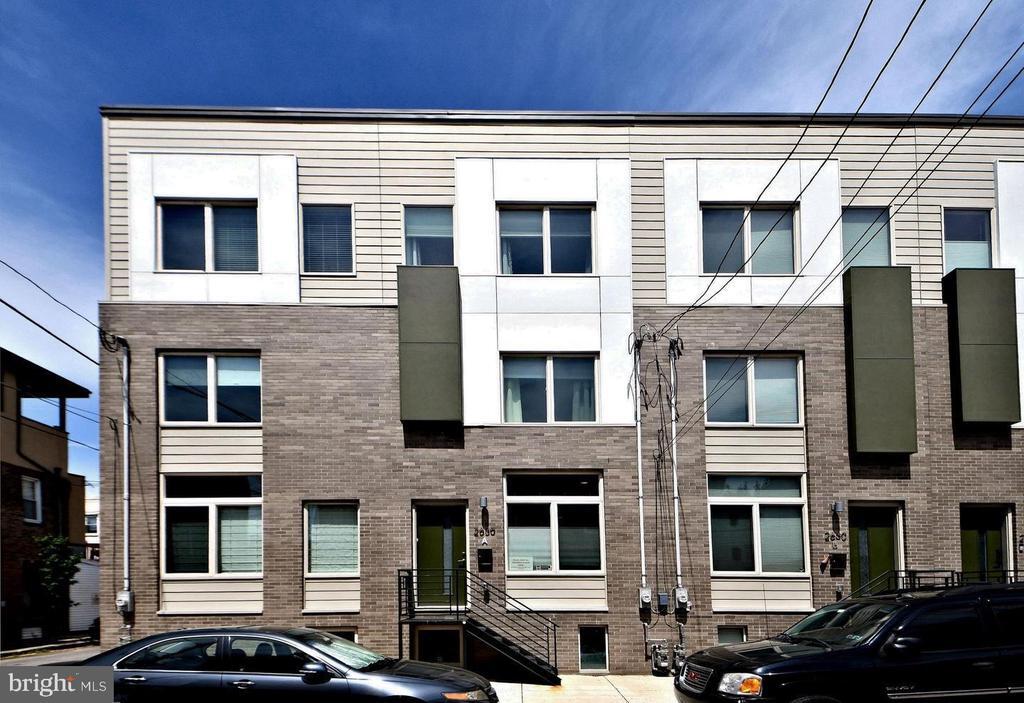 Primary Photo - 2630 Livingston St