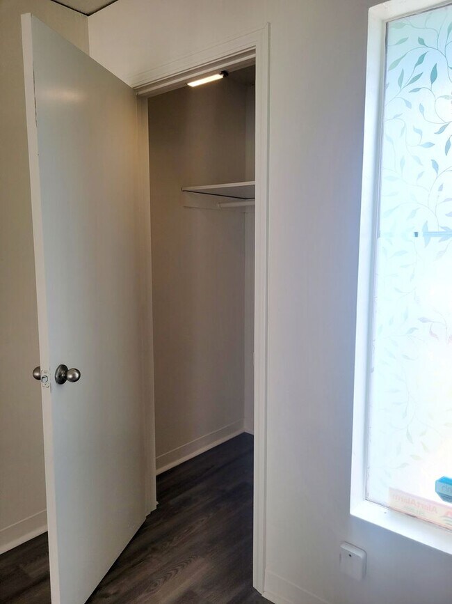 Building Photo - AVAILABLE | 4 Bedroom, 1.5 Bathroom Condo|...