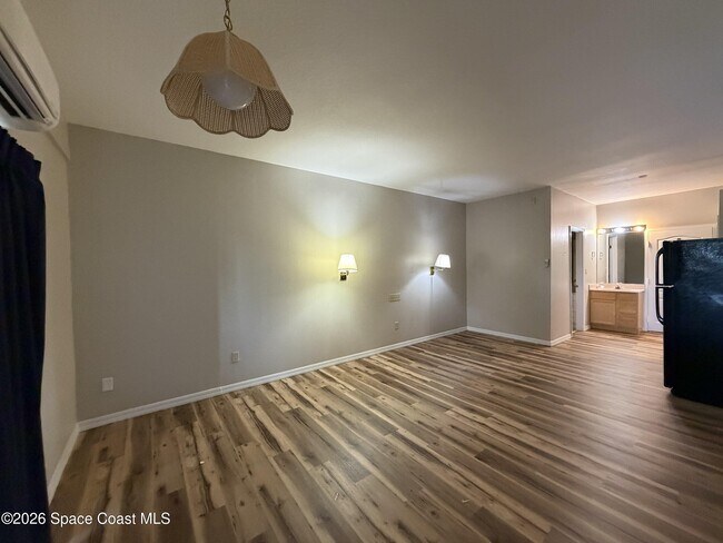 Foto del edificio - 2180 Country Club Dr