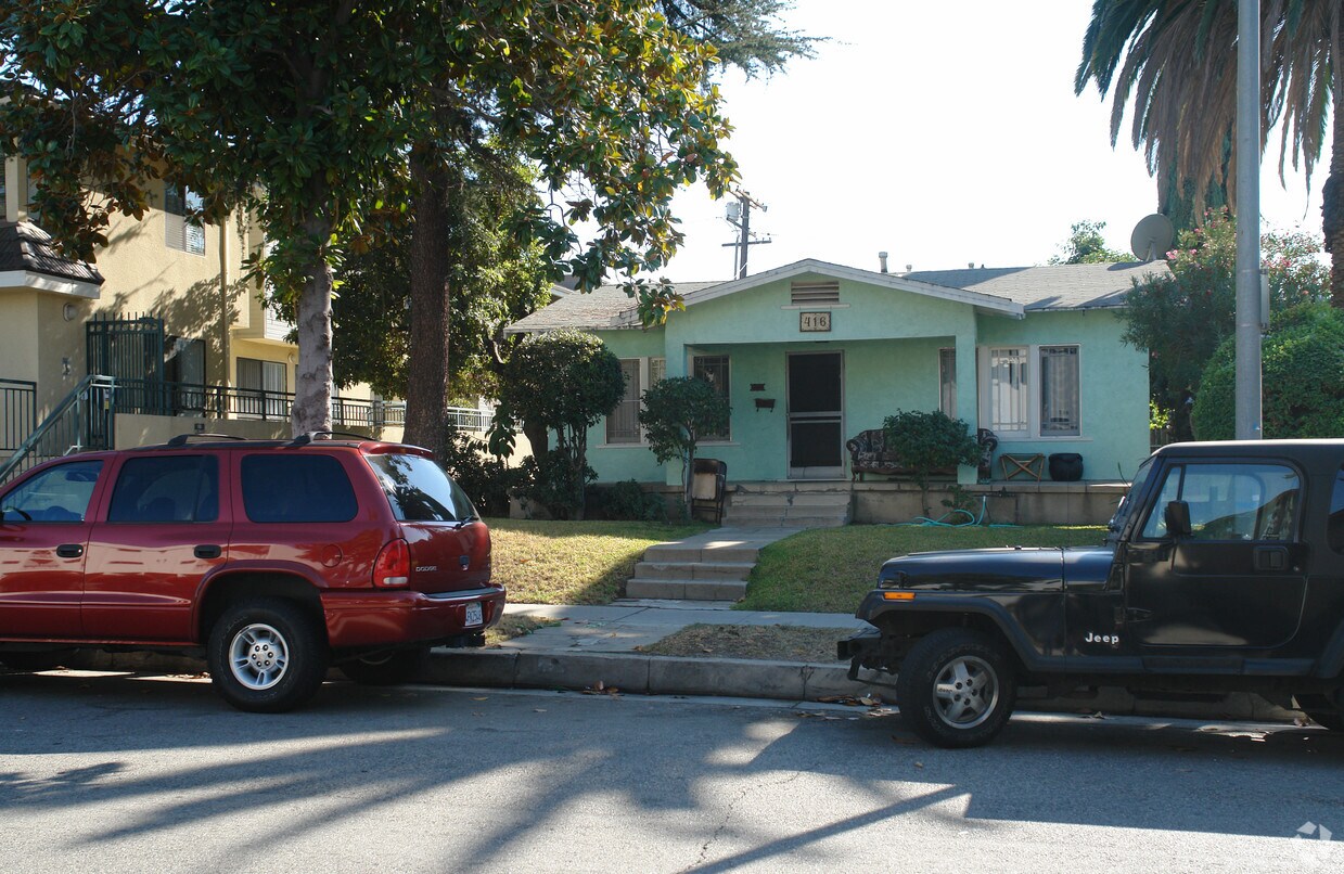 Building Photo - 416 W Dryden St