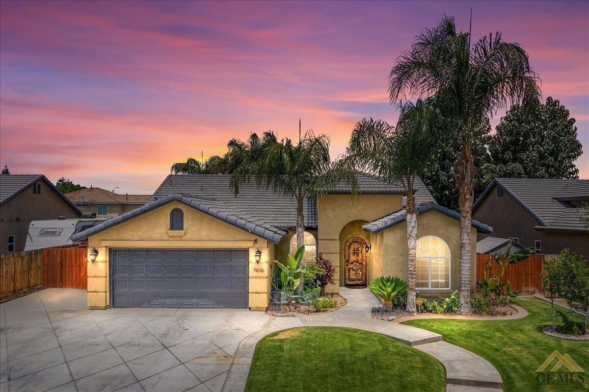 Foto principal - 11016 Corbett Canyon Dr