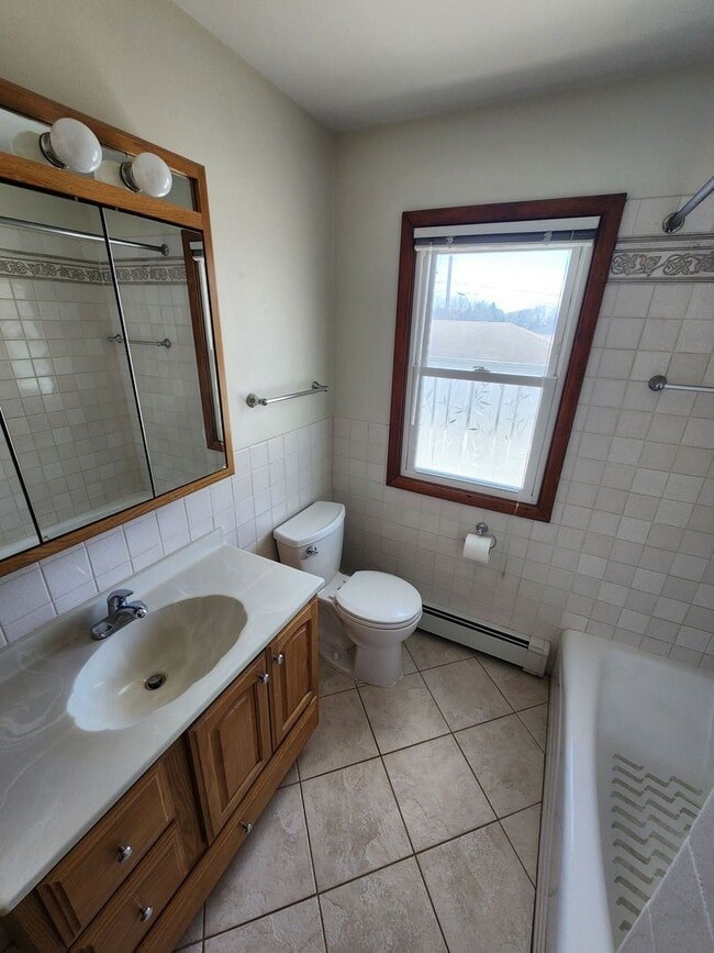 Building Photo - 7225 Valley Pl