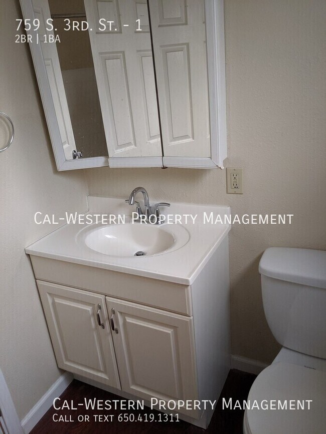 Foto del edificio - 759 S. 3rd. St.-1