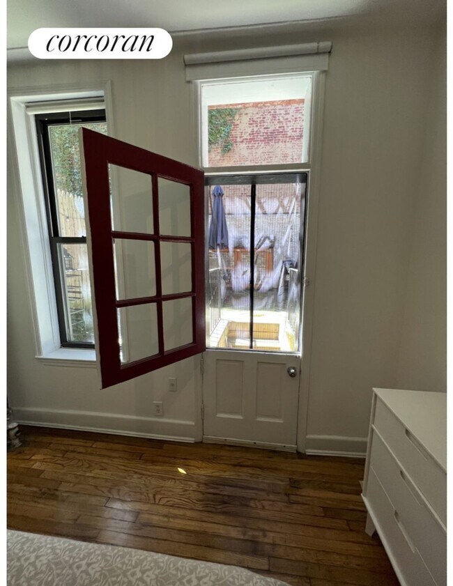 Foto del edificio - 210 E 84th St